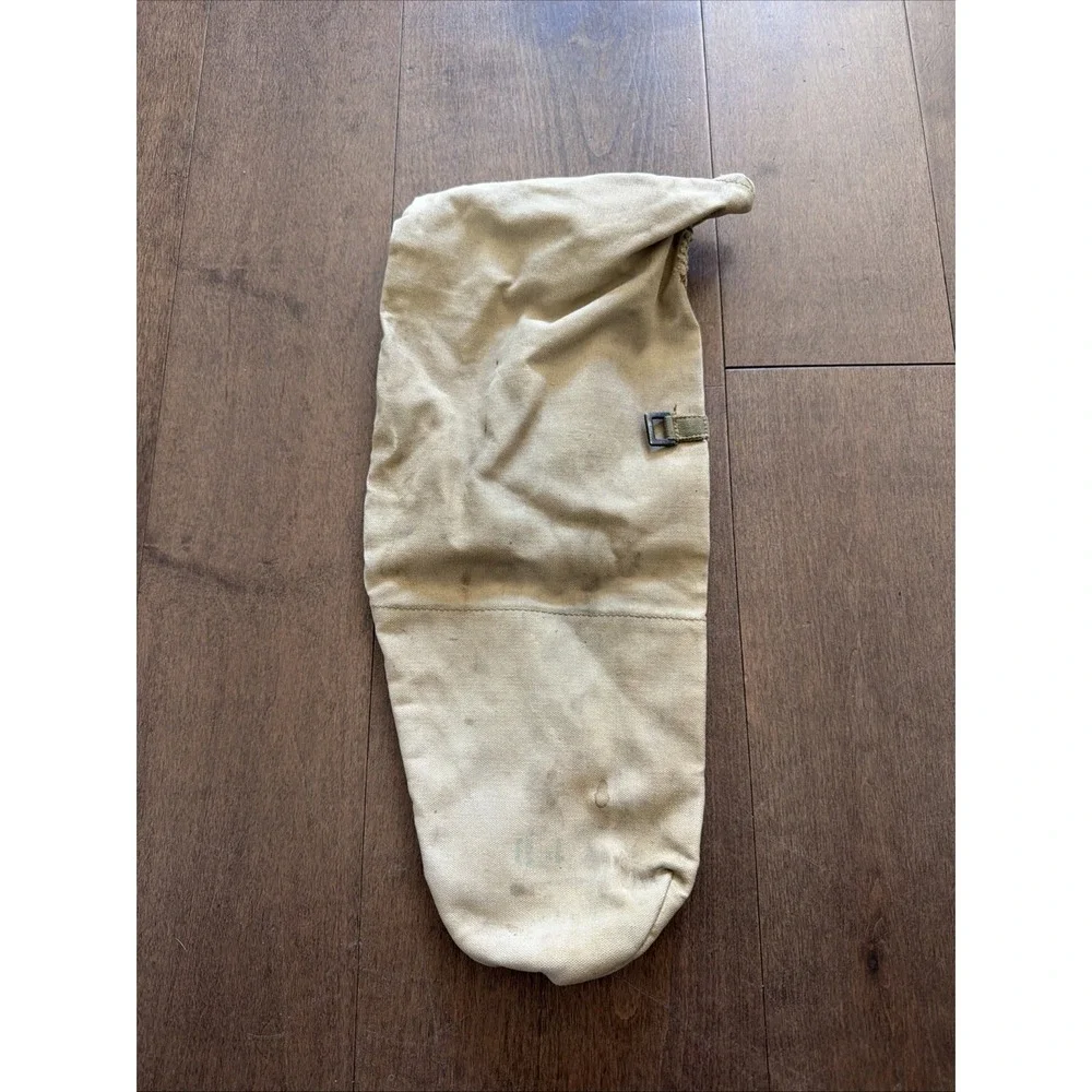 Vintage WW2 US Military Training Gas Mask M1A1 Canvas Carrier Bag Pouch